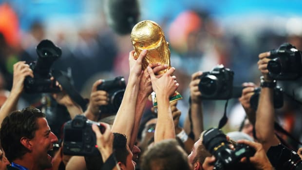 world-cup-trophy-roundtable.jpg